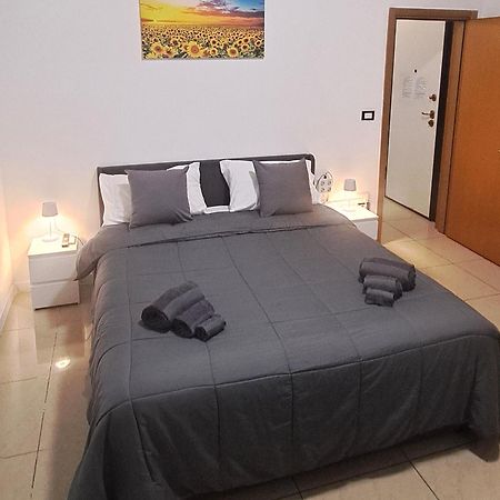 Fiera Bolognina - Komodo - Appartamento Completo Con Giardino E Parcheggio Privato Болоня Екстериор снимка