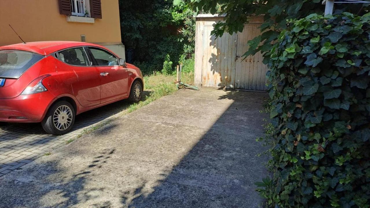 Fiera Bolognina - Komodo - Appartamento Completo Con Giardino E Parcheggio Privato Болоня Екстериор снимка