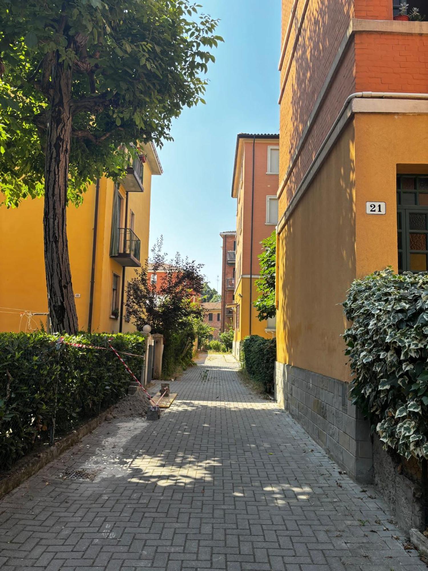 Fiera Bolognina - Komodo - Appartamento Completo Con Giardino E Parcheggio Privato Болоня Екстериор снимка