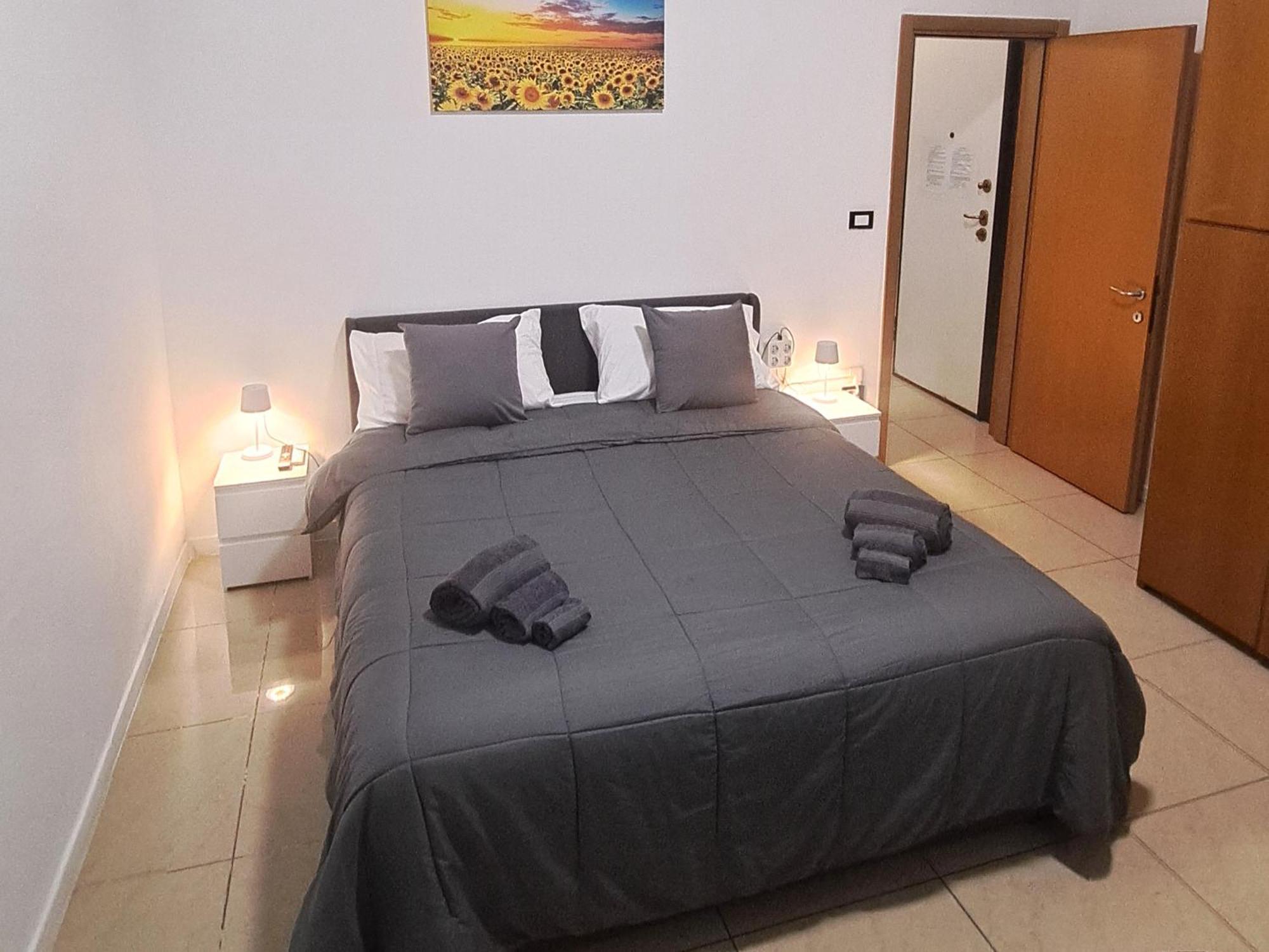 Fiera Bolognina - Komodo - Appartamento Completo Con Giardino E Parcheggio Privato Болоня Екстериор снимка